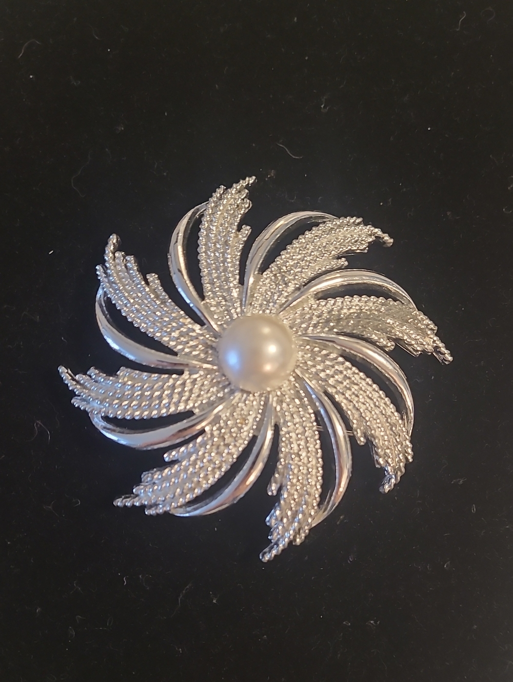 Vintage Sarah Coventry Silvery Sunburst Pearl Brooch
